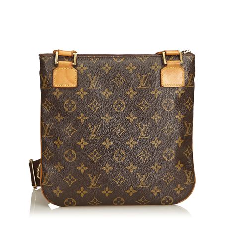 louis vuitton pouch paris|Louis Vuitton monogram pouch.